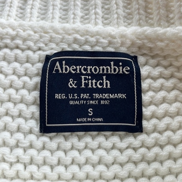 Abercrombie sweater - Picture 2 of 4